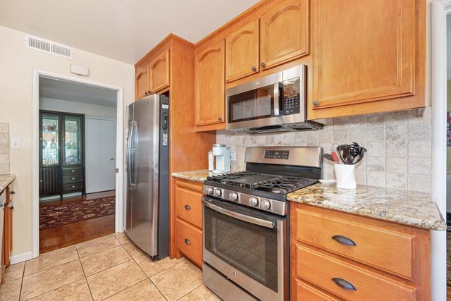 4701 Goya Pkwy, Sacramento, CA 95823