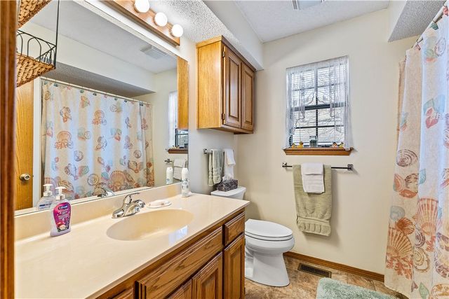 22 Lavendon Circle Drive, Bella Vista, AR 72714