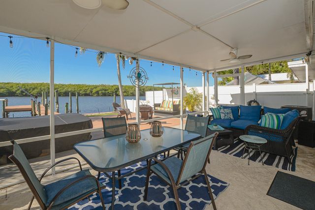 110 SW Hideaway Place, Stuart, FL 34994