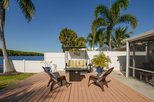 110 SW Hideaway Place, Stuart, FL 34994