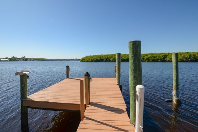 110 SW Hideaway Place, Stuart, FL 34994