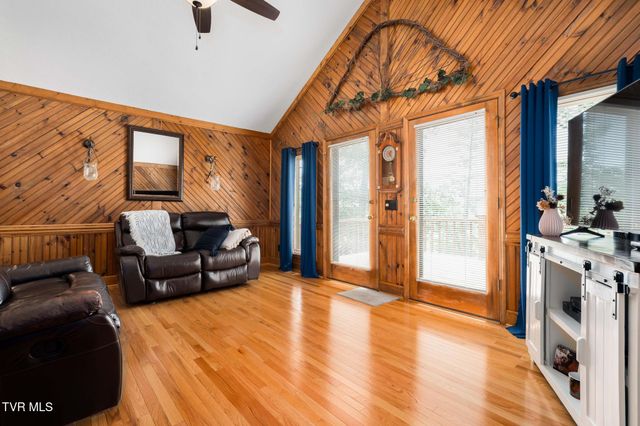 196 Hiddenwood Drive, Mountain City, TN 37683