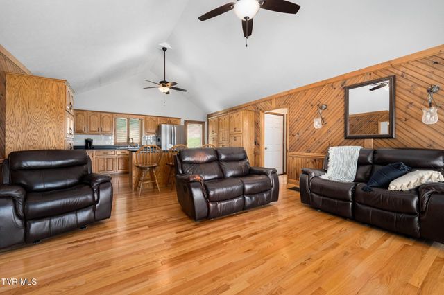196 Hiddenwood Drive, Mountain City, TN 37683