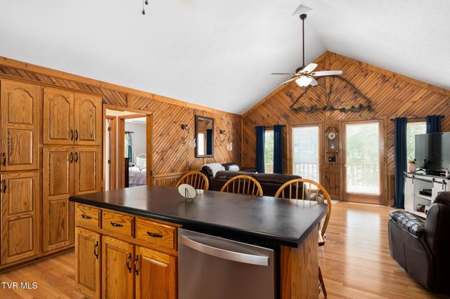 196 Hiddenwood Drive, Mountain City, TN 37683