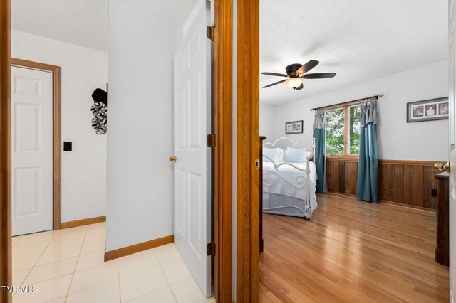 196 Hiddenwood Drive, Mountain City, TN 37683