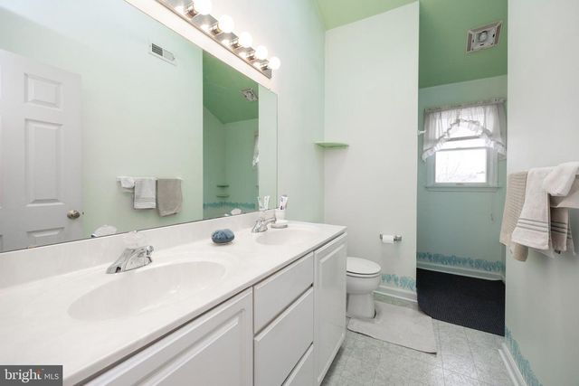 1537 MEADOWVIEW DR, Pottstown, PA 19464