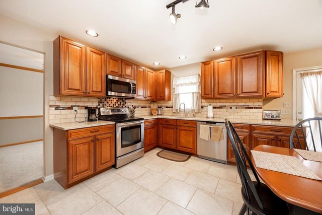 1537 MEADOWVIEW DR, Pottstown, PA 19464