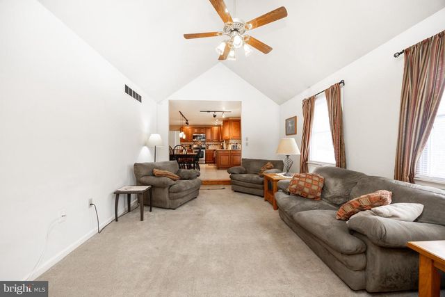 1537 MEADOWVIEW DR, Pottstown, PA 19464