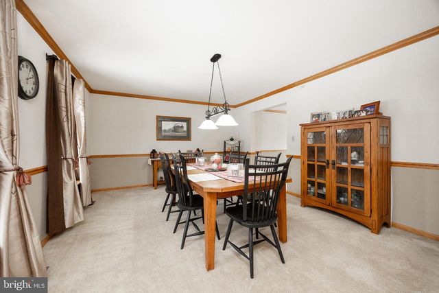 1537 MEADOWVIEW DR, Pottstown, PA 19464