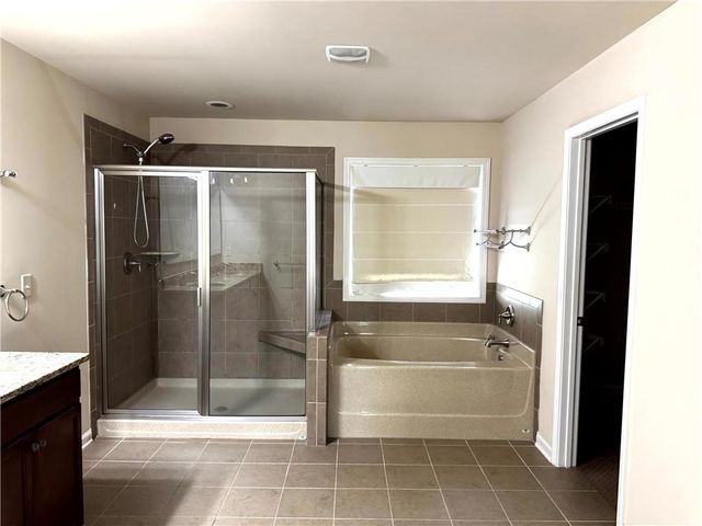 3415 Pointe Vecchio Cir E, Cumming, GA 30040