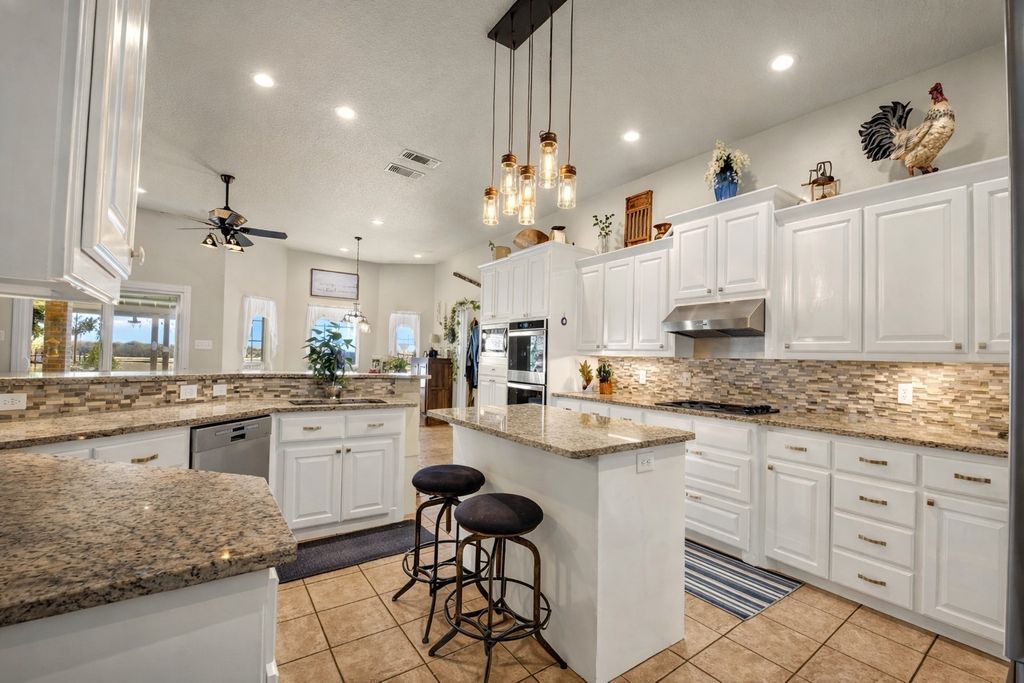 737 County Road 4699, Boyd, TX 76023