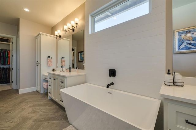 5808 Calcutta Lane, Edmond, OK 73025