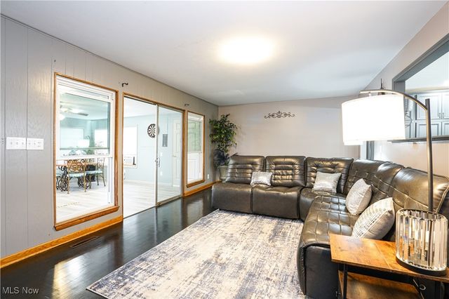 906 Westview Drive, Belpre, OH 45714