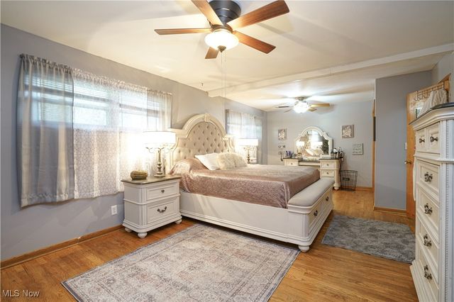 906 Westview Drive, Belpre, OH 45714