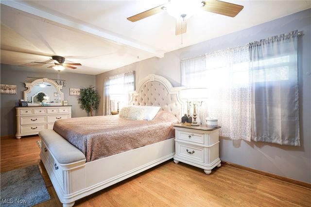 906 Westview Drive, Belpre, OH 45714