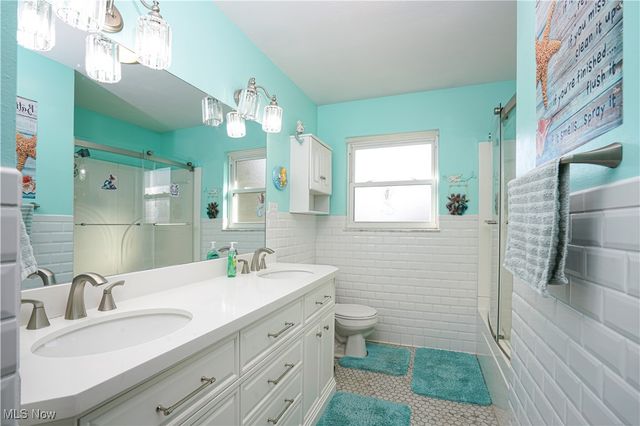 906 Westview Drive, Belpre, OH 45714