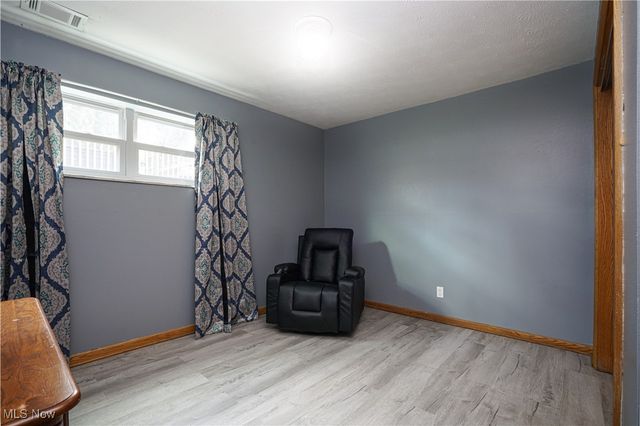 906 Westview Drive, Belpre, OH 45714