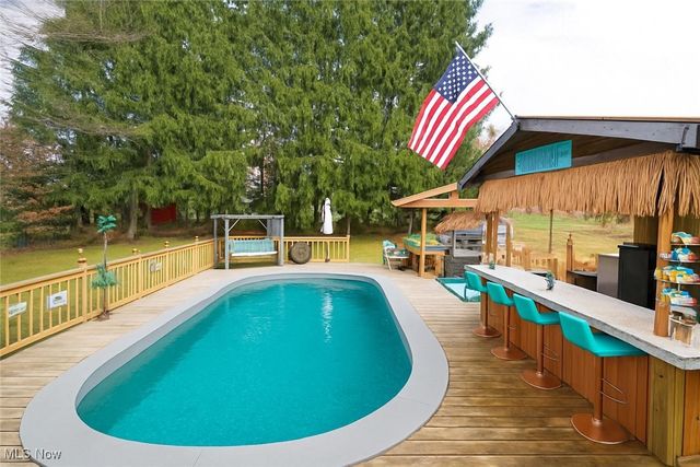 906 Westview Drive, Belpre, OH 45714