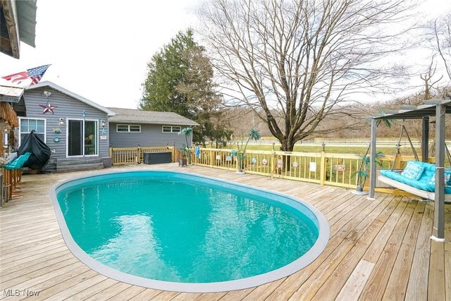 906 Westview Drive, Belpre, OH 45714