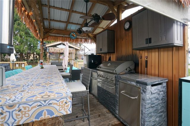 906 Westview Drive, Belpre, OH 45714