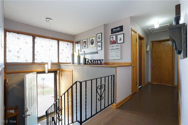 906 Westview Drive, Belpre, OH 45714