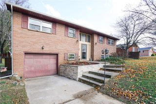 906 Westview Drive, Belpre, OH 45714