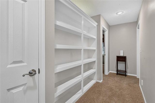 7560 Eicher Drive, Shawnee, KS 66217