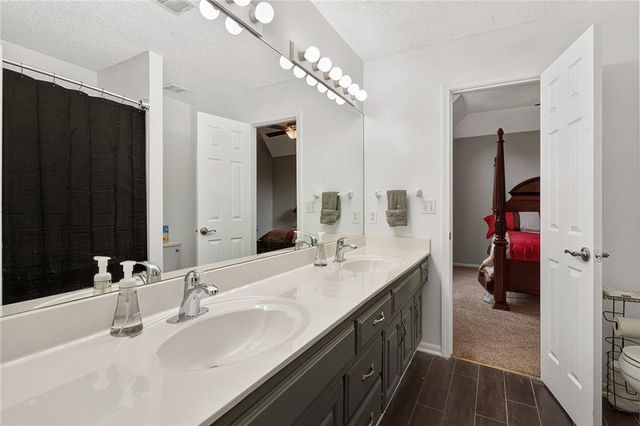 7560 Eicher Drive, Shawnee, KS 66217