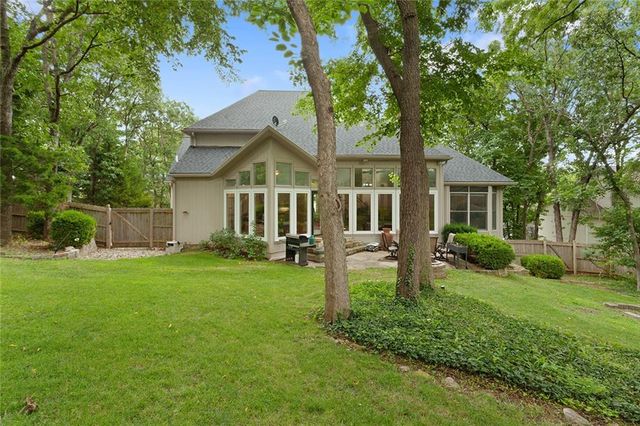 7560 Eicher Drive, Shawnee, KS 66217