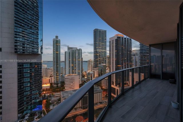 45 SW 9th St 2901, Miami, FL 33130