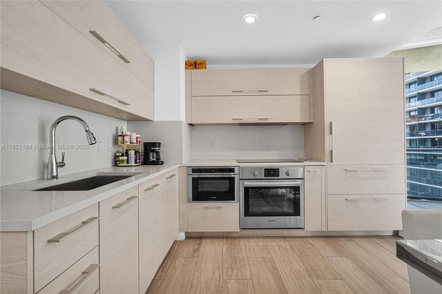 45 SW 9th St 2901, Miami, FL 33130