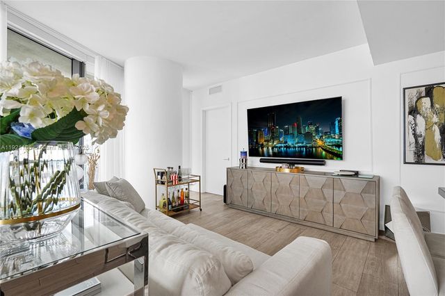 45 SW 9th St 2901, Miami, FL 33130