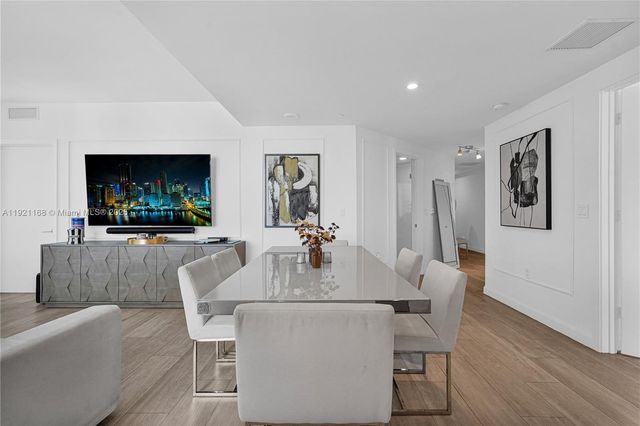 45 SW 9th St 2901, Miami, FL 33130