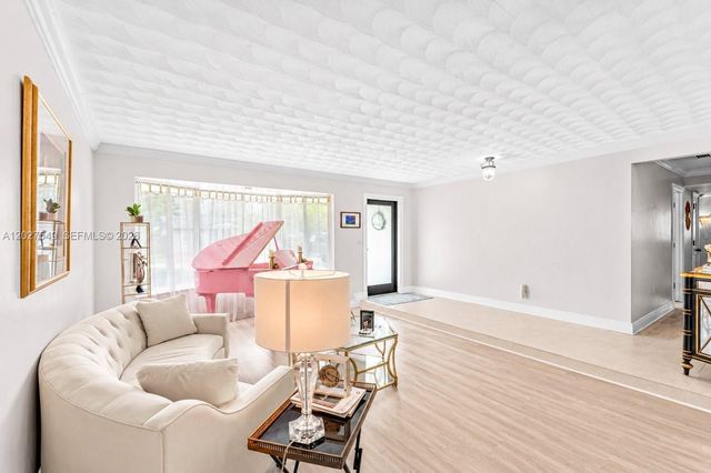 5810 SW 89th Court, Miami, FL 33173