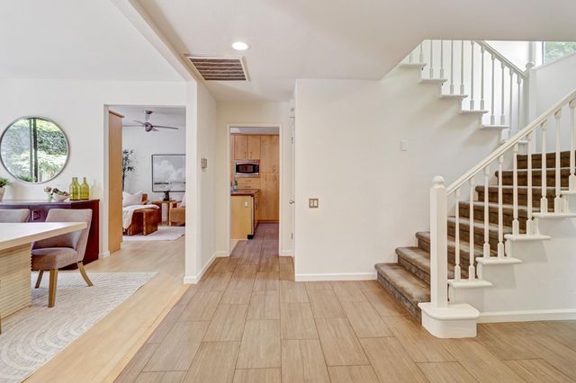 476 Wyndgate Rd, Sacramento, CA 95864