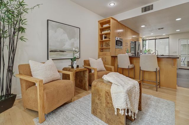 476 Wyndgate Rd, Sacramento, CA 95864