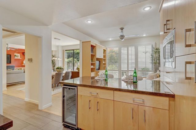 476 Wyndgate Rd, Sacramento, CA 95864