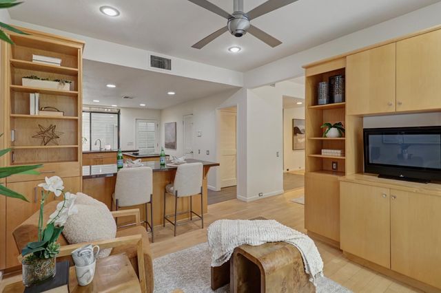 476 Wyndgate Rd, Sacramento, CA 95864