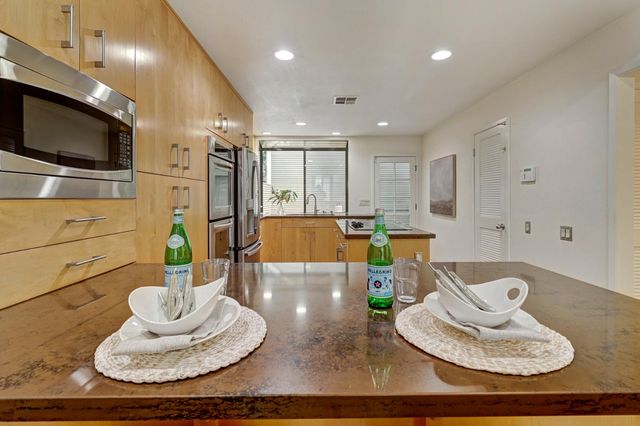 476 Wyndgate Rd, Sacramento, CA 95864