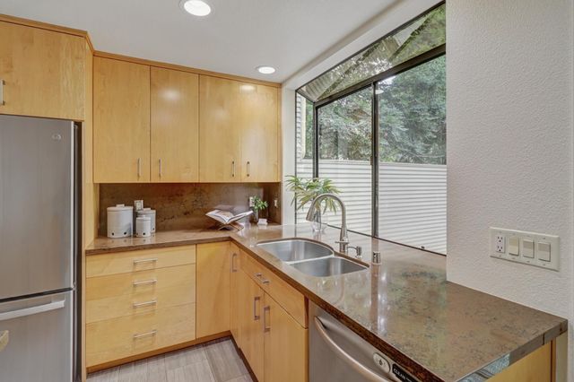 476 Wyndgate Rd, Sacramento, CA 95864