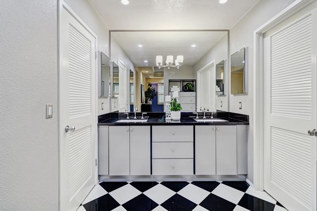 476 Wyndgate Rd, Sacramento, CA 95864