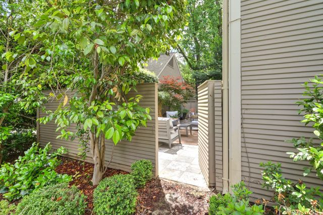 476 Wyndgate Rd, Sacramento, CA 95864