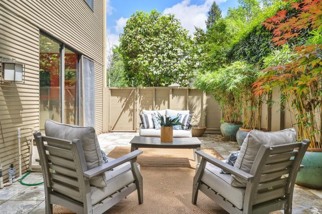 476 Wyndgate Rd, Sacramento, CA 95864