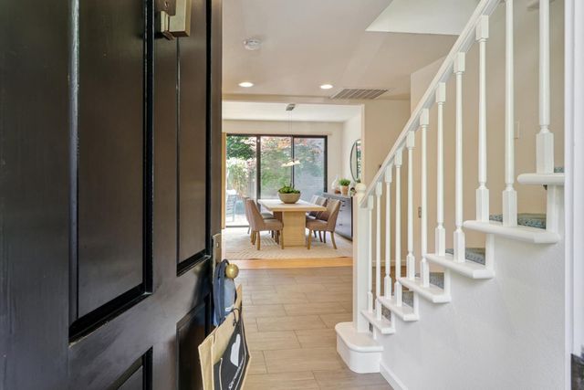 476 Wyndgate Rd, Sacramento, CA 95864