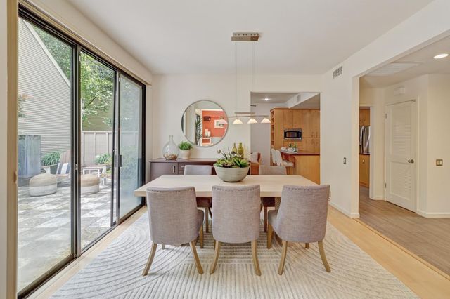 476 Wyndgate Rd, Sacramento, CA 95864