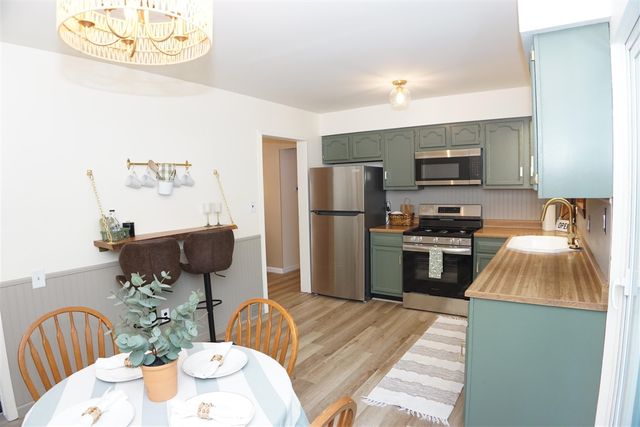 8364 Holly Drive, Canton, MI 48187