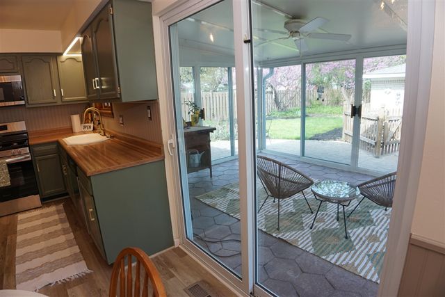8364 Holly Drive, Canton, MI 48187