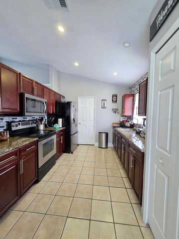 763 COUNTRY WOODS CIRCLE, Kissimmee, FL 34744