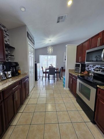 763 COUNTRY WOODS CIRCLE, Kissimmee, FL 34744