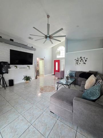 763 COUNTRY WOODS CIRCLE, Kissimmee, FL 34744